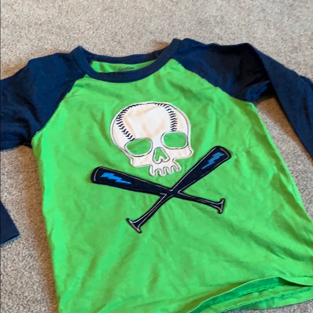 Boys GAP long sleeve T-shirt size 5